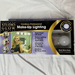 Studio Glow Make-Up Lighting